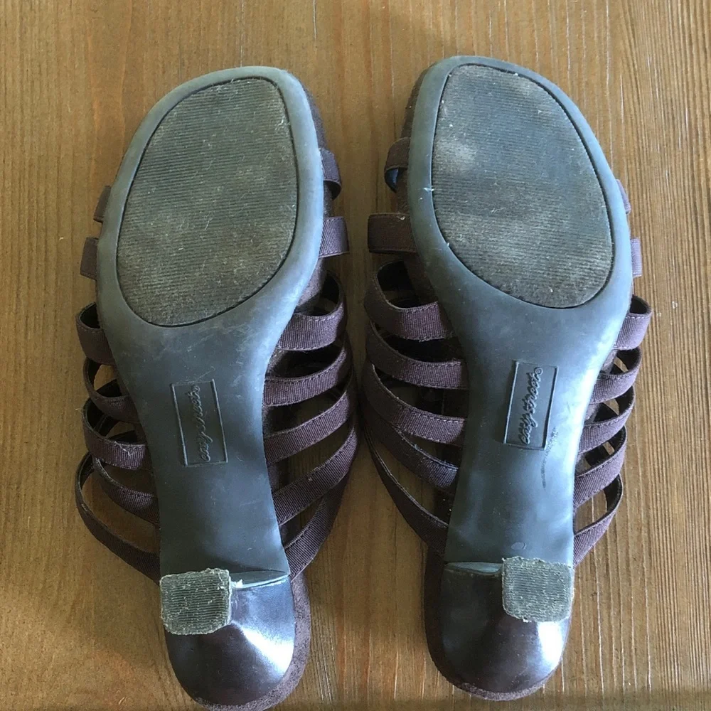 easy street Brown Strappy Heeled sandals mules 8.5